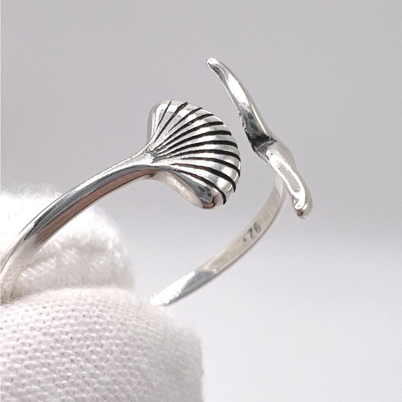 Sale $12 Firm! .925 Sterling Silver Mermaid and Seashell Ring - Picture 10 of 13